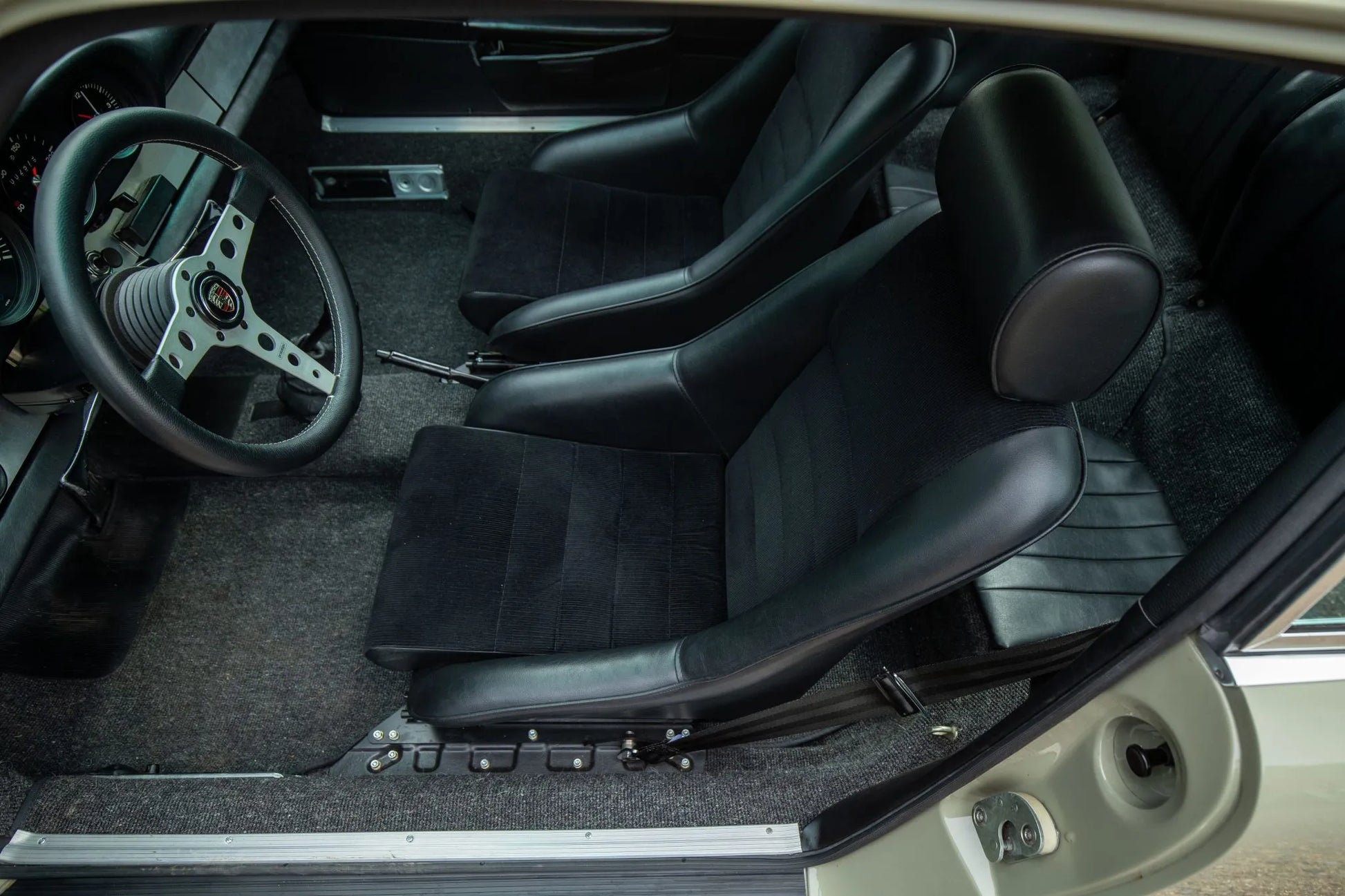 1968 Porsche 911 Coupe 5-Speed (3.0L)