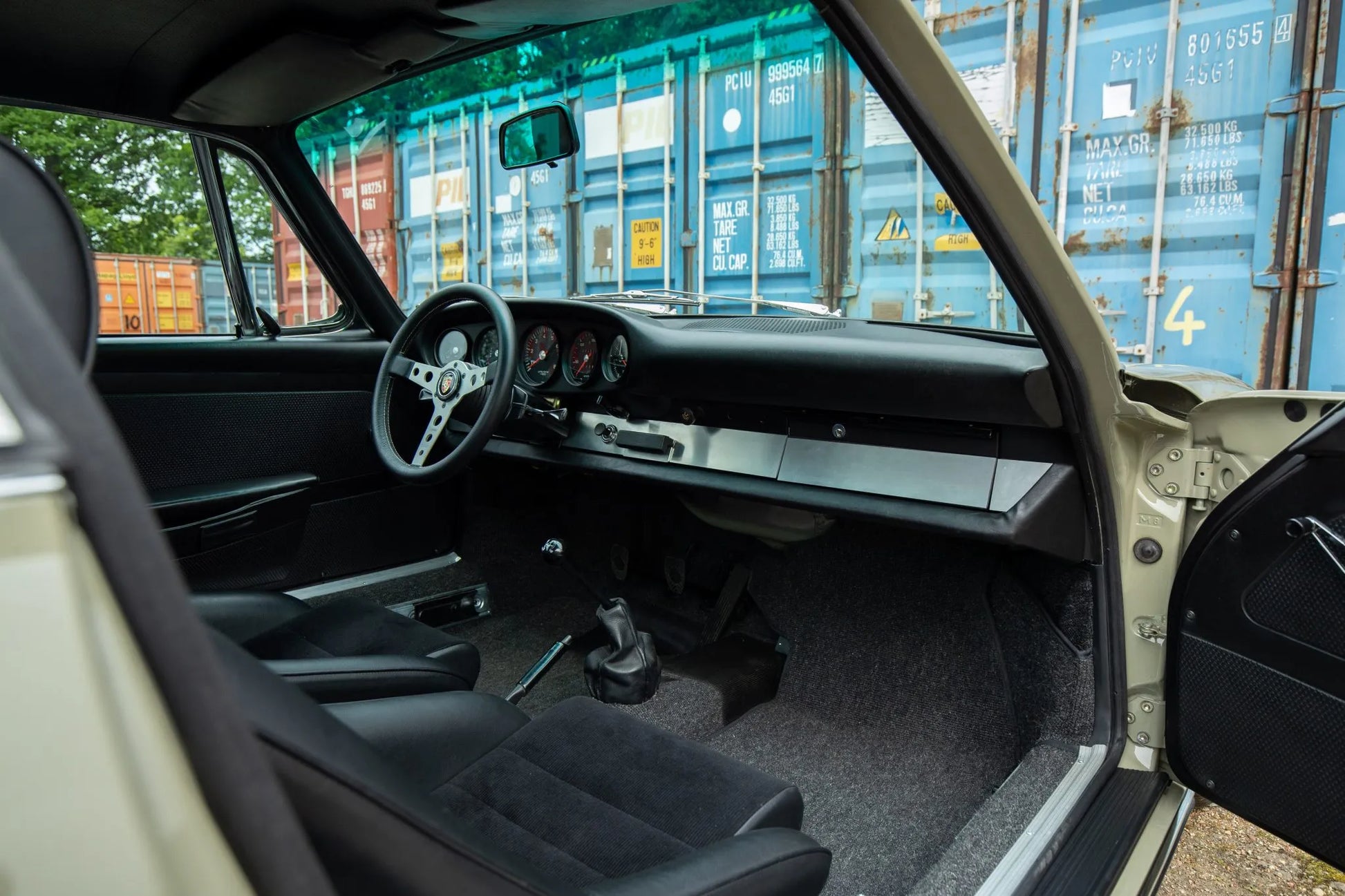 1968 Porsche 911 Coupe 5-Speed (3.0L)